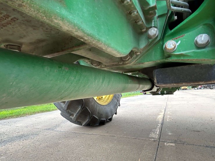 2019-john-deere-6120e-image-37
