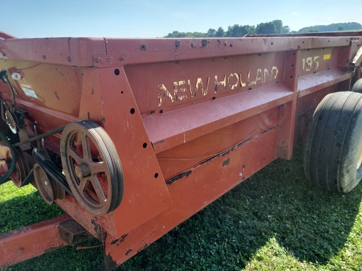 new-holland-195-image-15