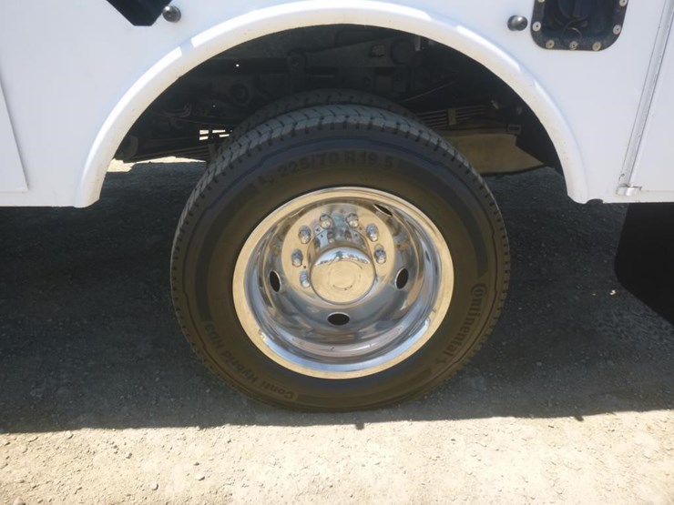 2015-ford-f550-image-26