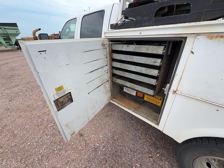 ford-service-truck-image-18