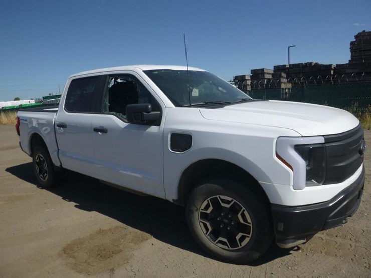 2023-ford-f150-lightning-image-2