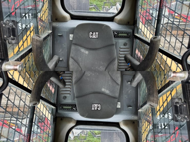 2023-caterpillar-259d3-image-23