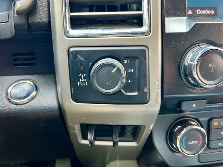 2017-ford-f250-lariat-image-28