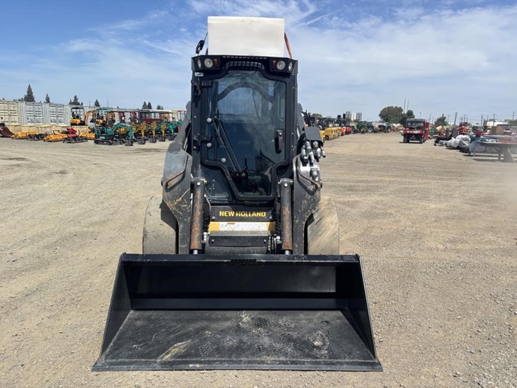 2021-new-holland-l328-image-6