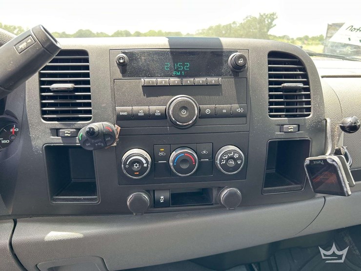 2013-chevrolet-silverado-image-16