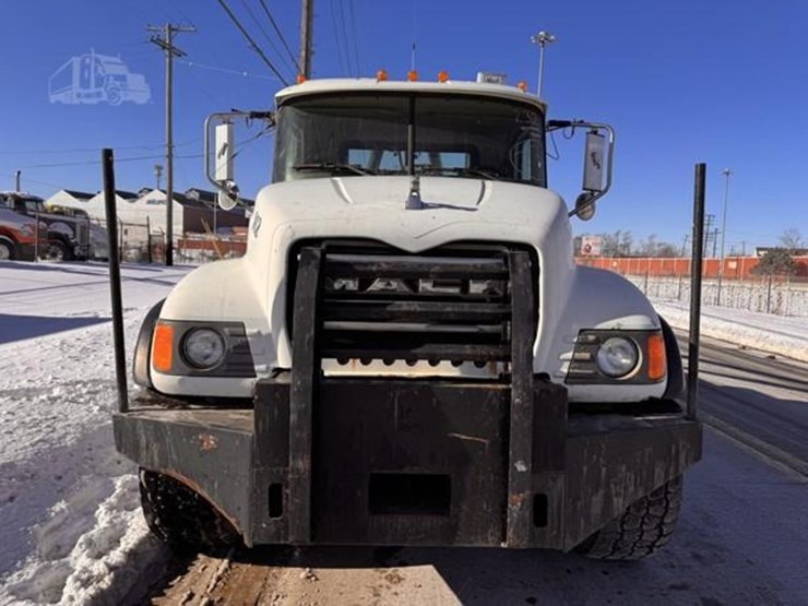 2006-mack-cv713-granite-rolloff-truck-image-3