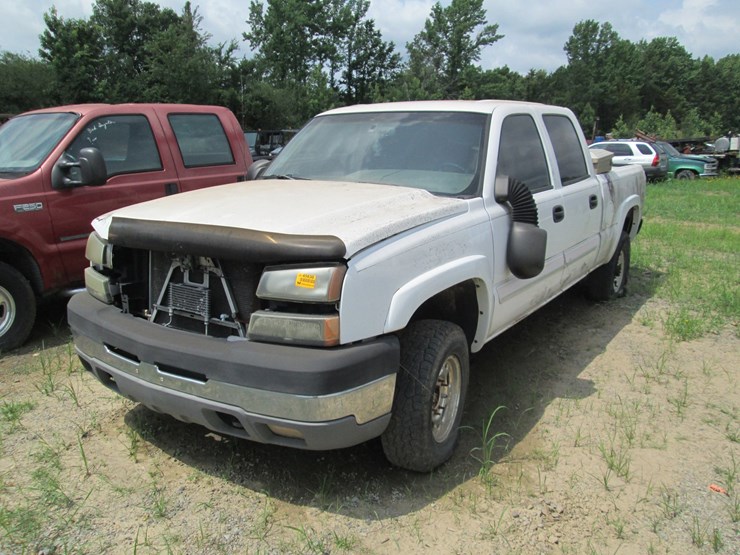 2005-gmc-2500hd-image-2