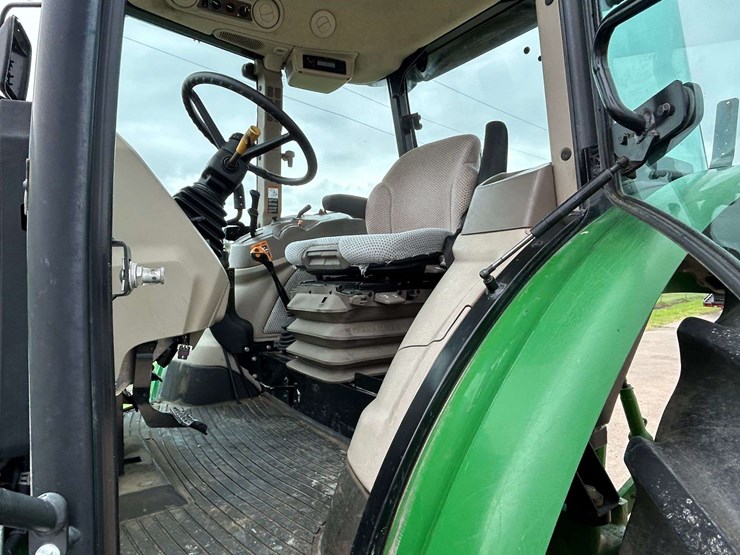 2019-john-deere-6120e-image-40