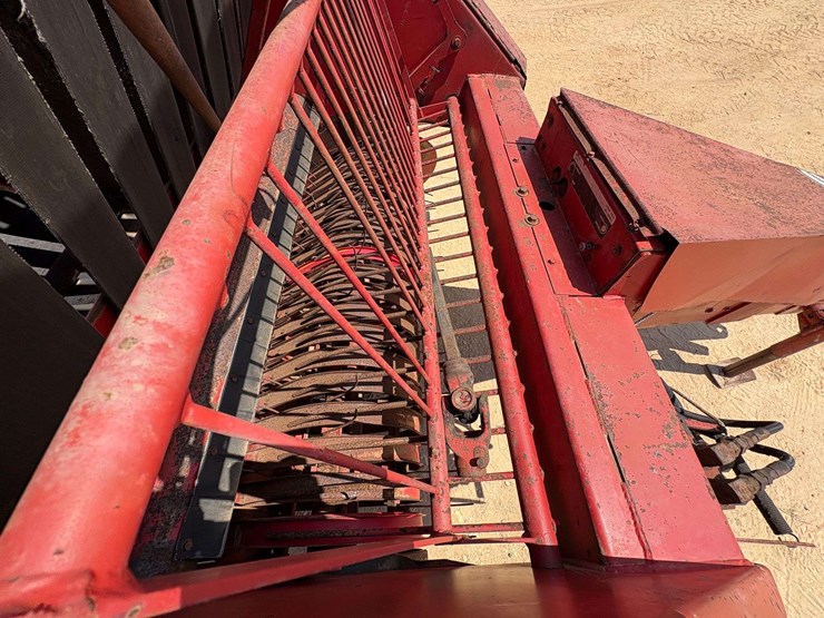 massey-ferguson-1560-image-14