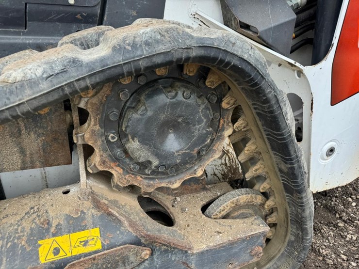2021-bobcat-t64-image-15