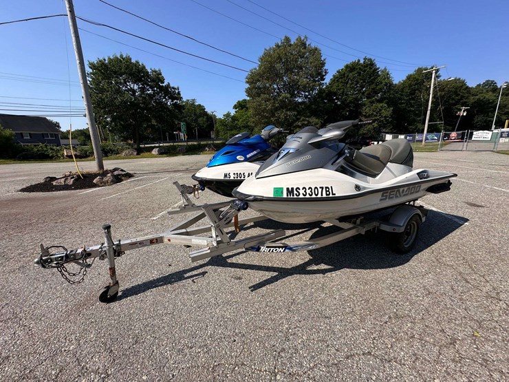 2007-sea-doo-gtx-4-tec-jet-ski,-2006-sea-doo-gtx-4-tec-jet-ski,-w/2017-triton-dual-ski-trailer-image-9