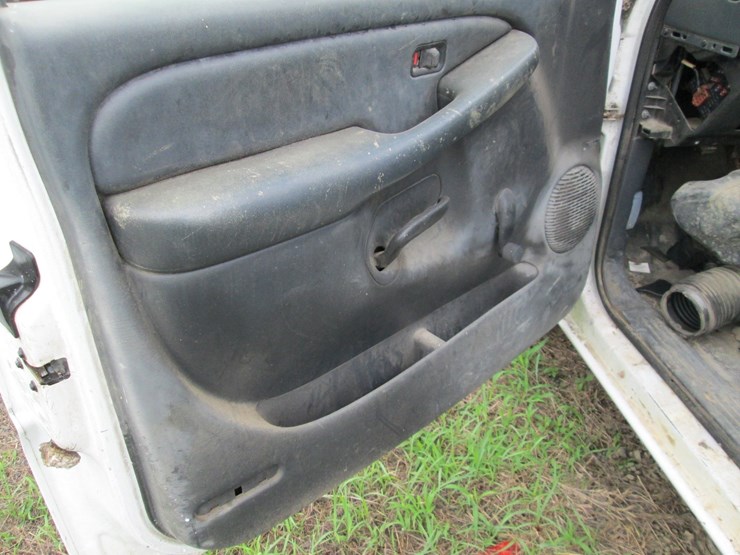 2000-chevrolet-silverado-1500-image-20