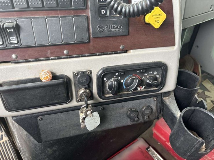 2018-western-star-4700-image-24