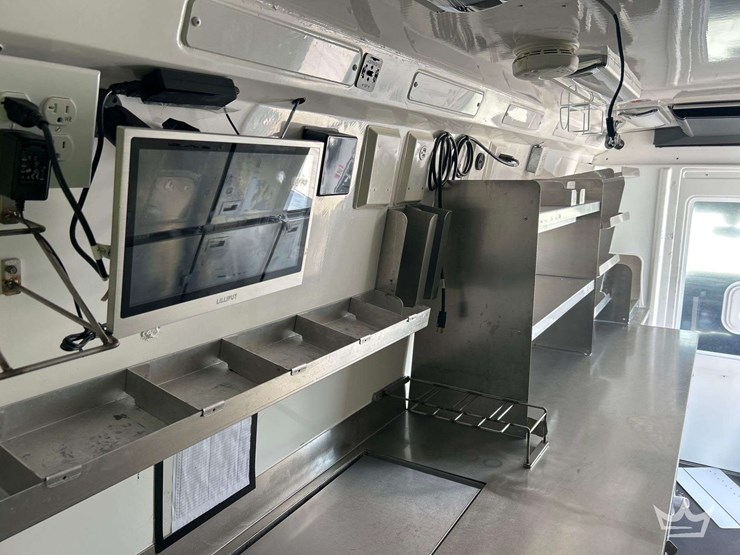 2021-mercedes-benz-sprinter-4500-image-22