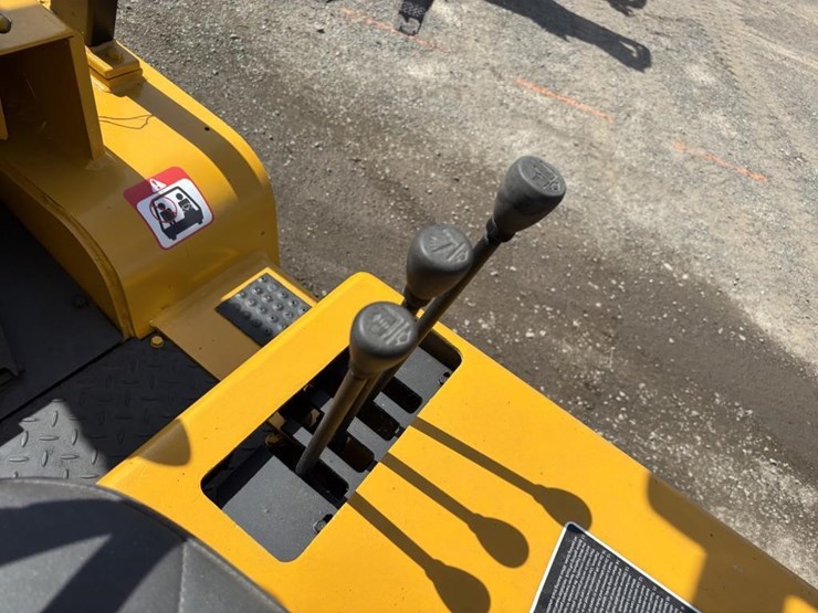 caterpillar-v80e-image-25