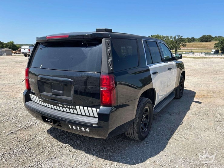 2016-chevrolet-tahoe-image-3