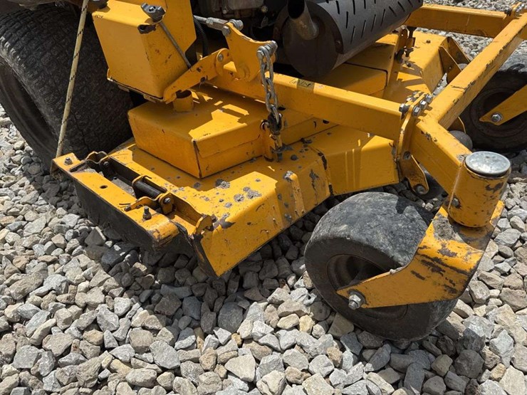 wright-stand-on-zero-turn-mower-image-11