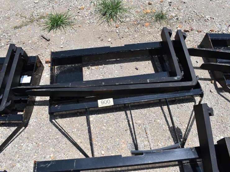 skid-steer-pallet-fork-image-1