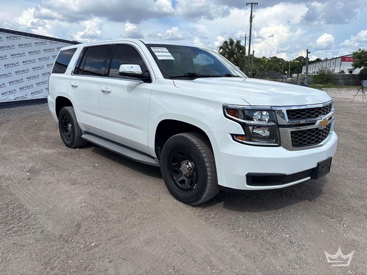 2015-chevrolet-tahoe-image-2