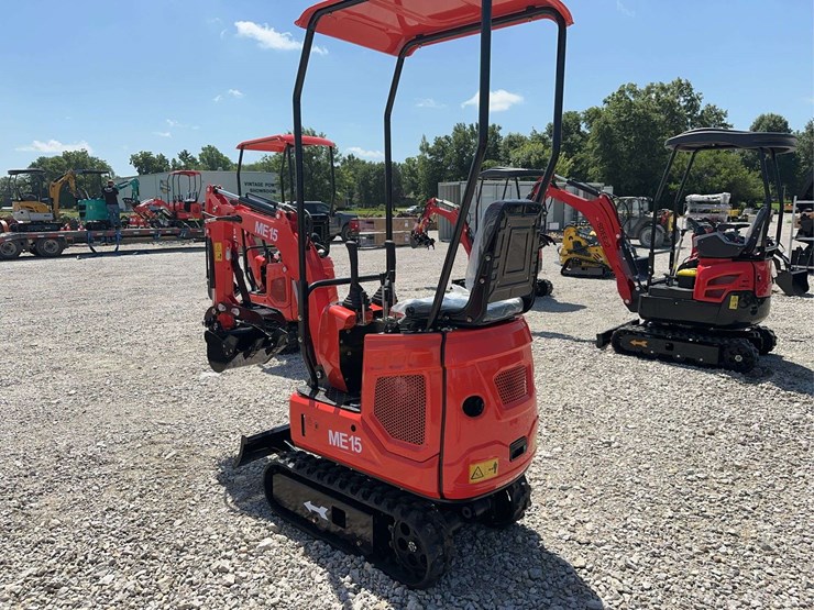 2026-miva-me15-mini-excavator-image-3