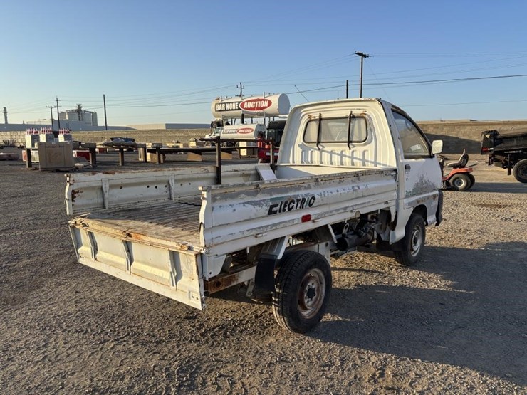 2009-zap-utility-truck-image-3