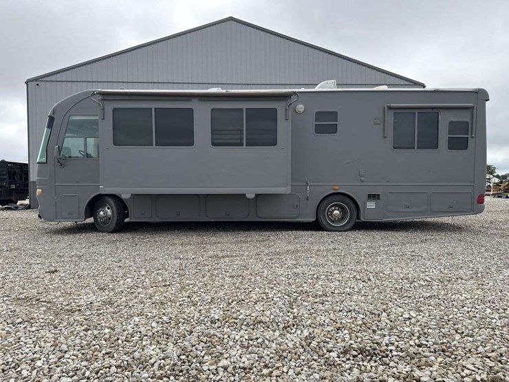 2004-alfa-leisure-see-ya-class-a-motorhome-image-2