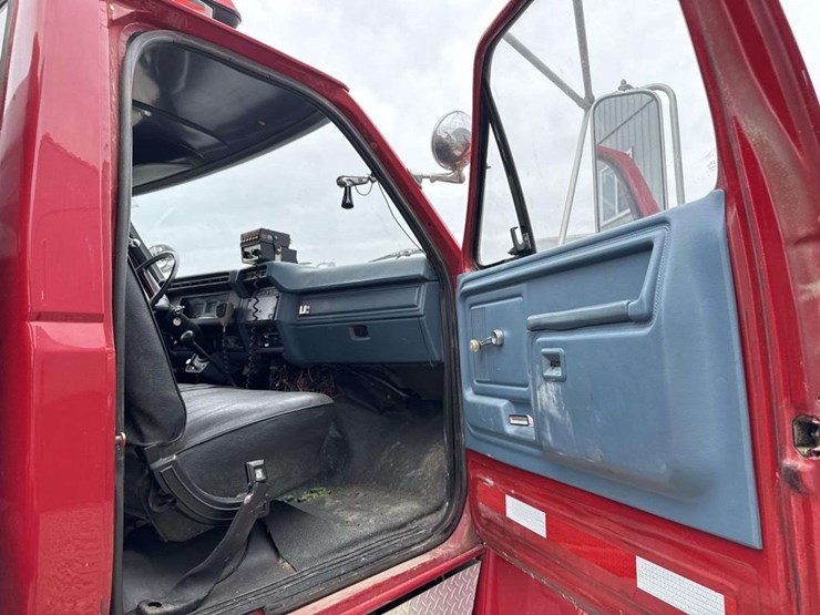 1980-ford-f800-image-25