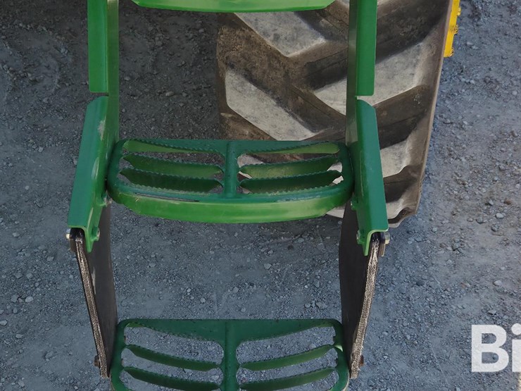 2013-john-deere-8360rt-image-11