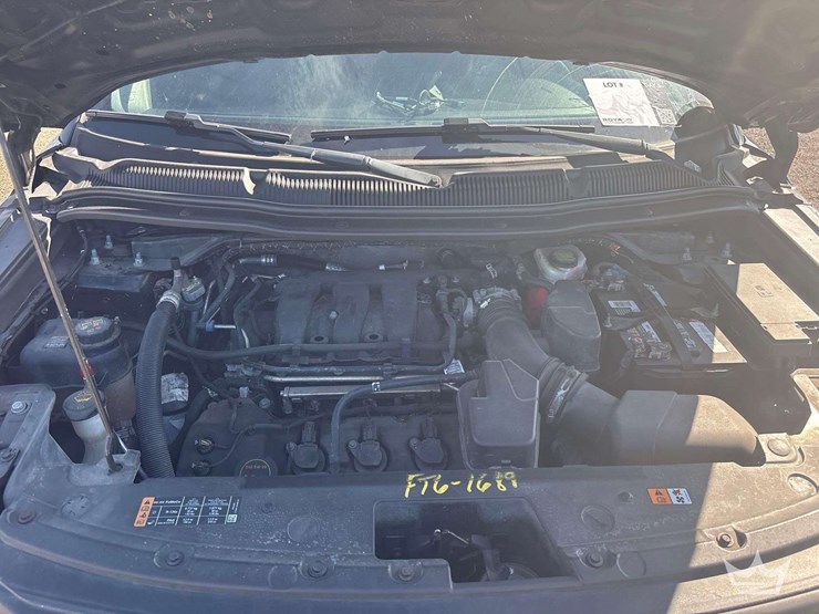 2016-ford-explorer-image-9