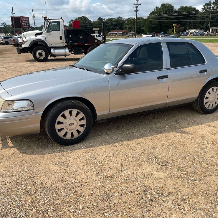 2011 Ford Crown Victoria 4 Door Police Interceptor (199,048 Miles)