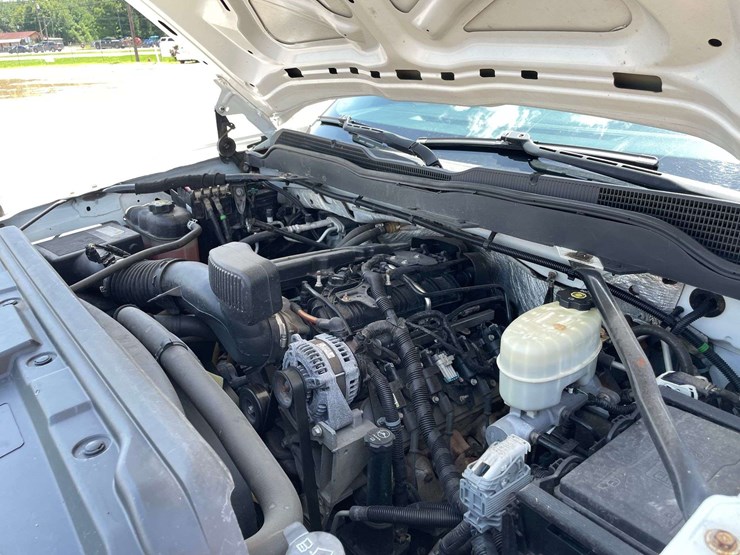 2016-chevrolet-silverado-3500-image-7