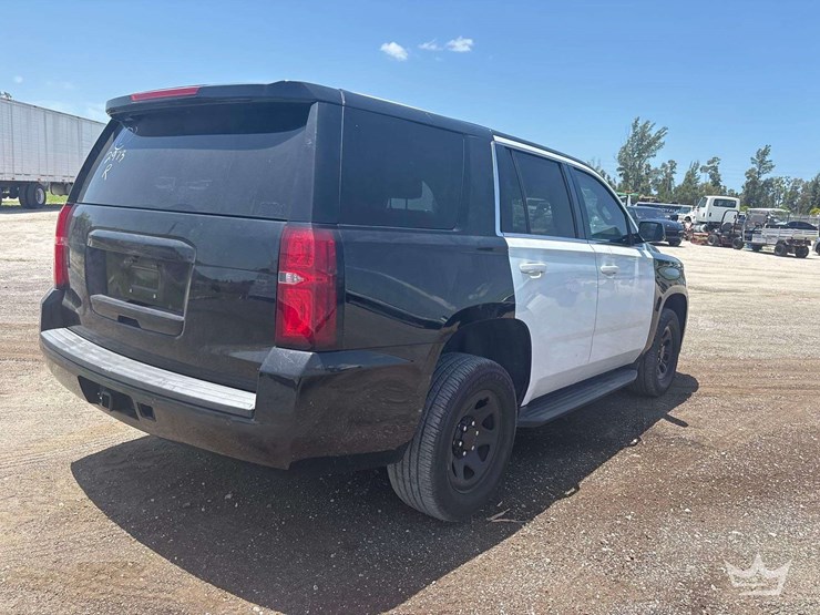 2019-chevrolet-tahoe-image-3