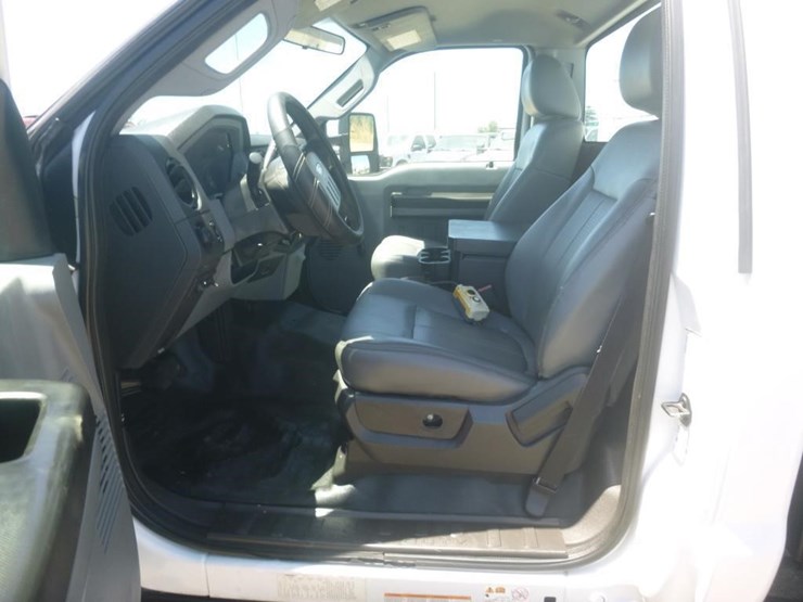 2011-ford-f550-image-14