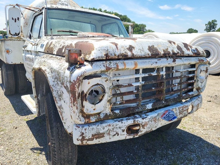 ford-f700-image-32
