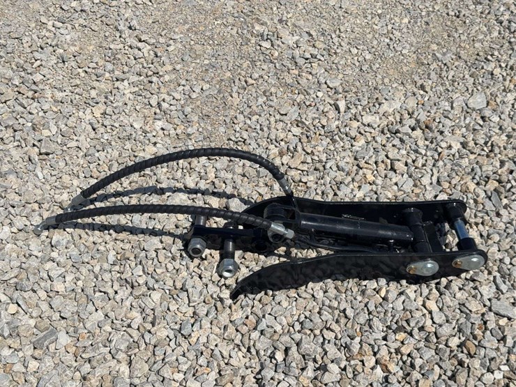 hydraulic-thumb-attachment-for-mini-excavator-image-2