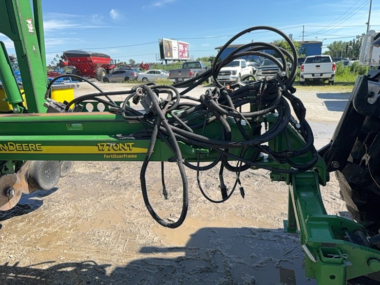 john-deere-1770-image-17