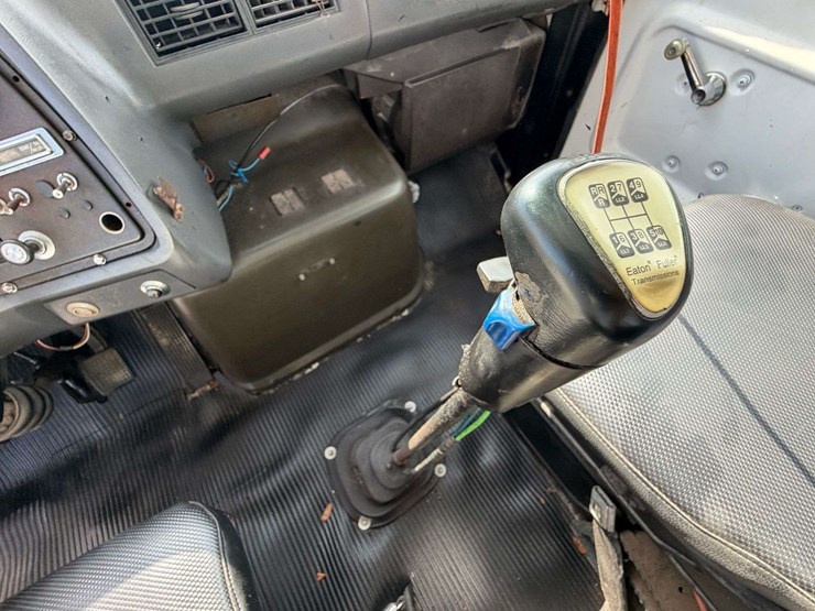 1990-ford-l8000-image-48