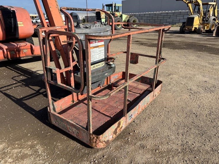 2003-jlg-600aj-image-11