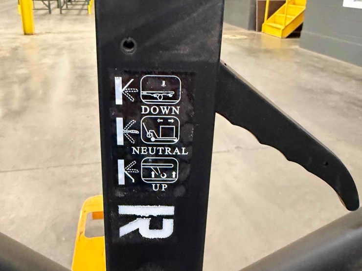 manual-pallet-jack-image-4