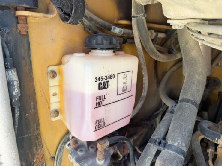 2014-caterpillar-262d-image-22
