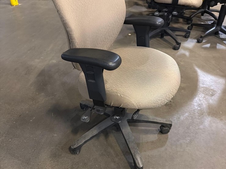 office-chair-image-2