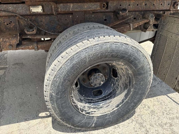 2010-ford-f350-image-17