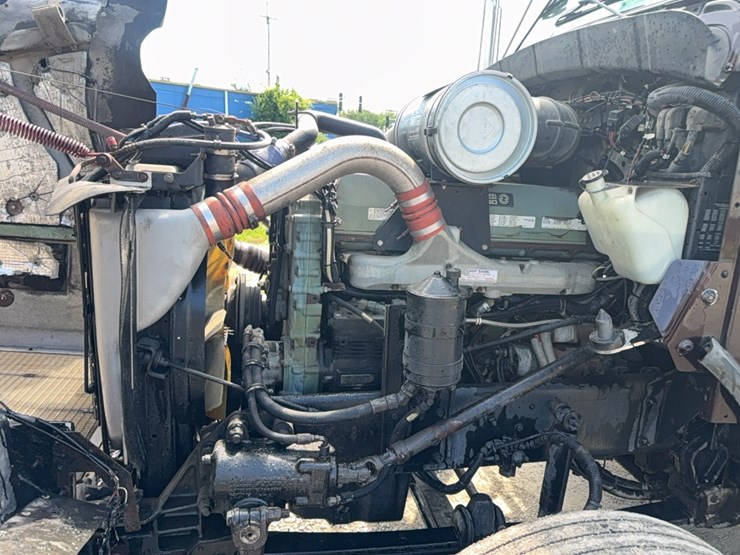 1999-kenworth-t800-image-44