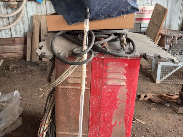 forney-arc-welder-with-welding-helmet-and-accessories-image-5
