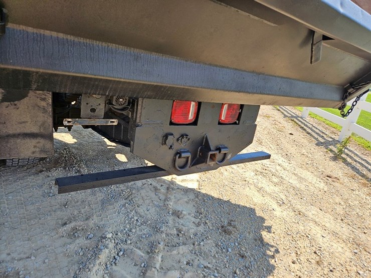 2003-ford-f550-image-17