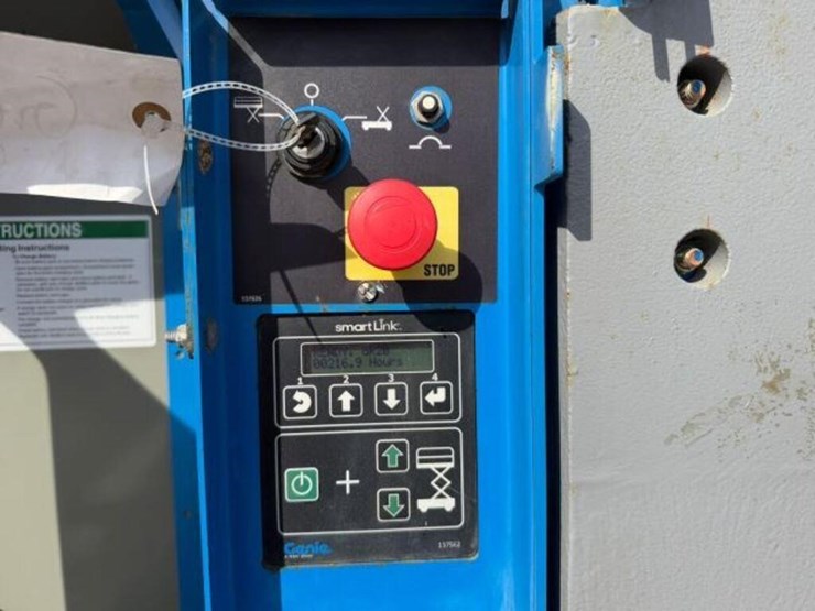 2015-genie-gr-20-electric-personnel-lift-gr1539528-image-16