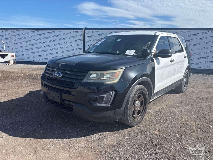 2016-ford-explorer-image-1