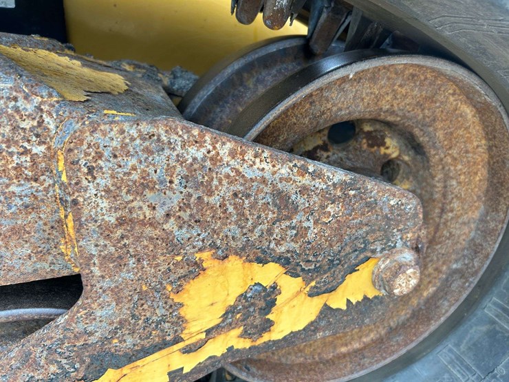 2015-caterpillar-259d-image-24