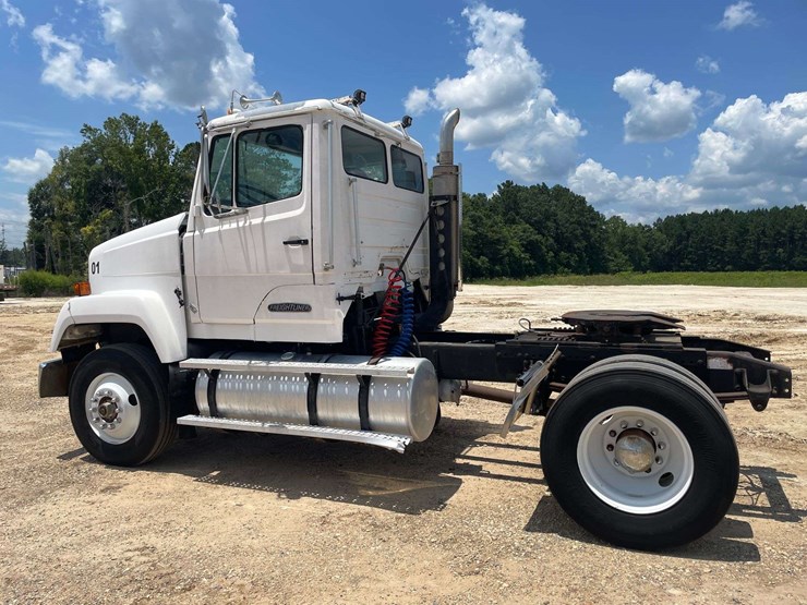 1988-freightliner-flc112-image-2