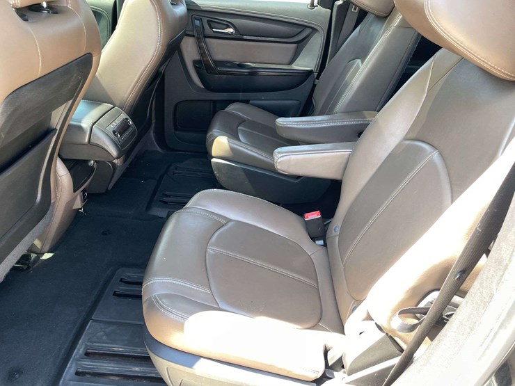2016-gmc-acadia-image-14